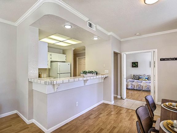 5th image of 1845 Parkview Green Cir