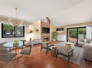 206 Ivy Hill Ln, Rye Brook, NY 10573