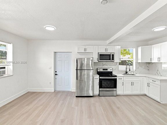 3rd image of 10219 SW 184th St