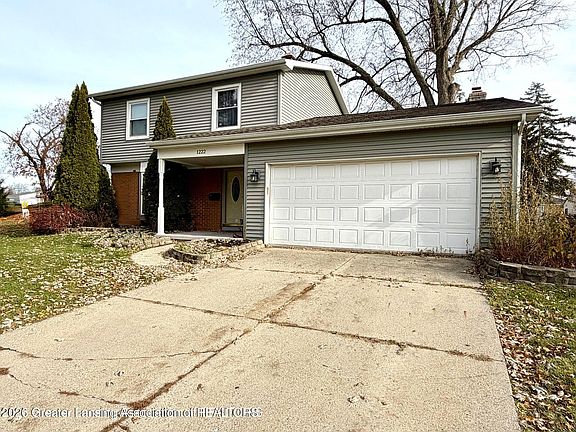 3rd image of 1222 Ravenswood Dr