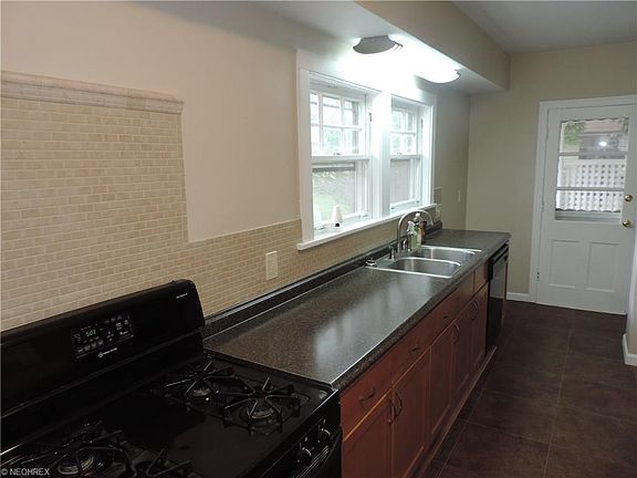 3rd image of 222 S Firestone Blvd