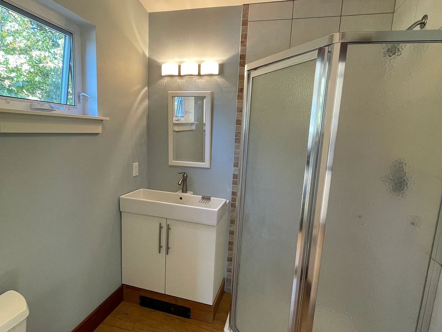 Studio, 350 sqft, $1,200 — Photo 3