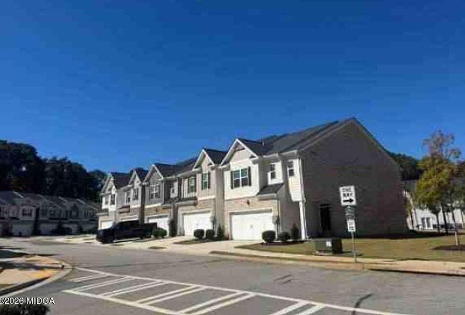 2nd image of 168 Hampton Cir