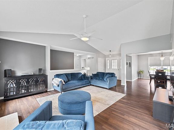 4th image of 130 Wild Pigeon Ct