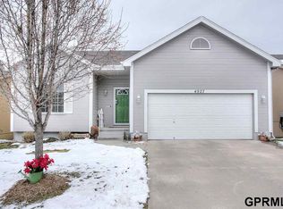 4927 S 190th St, Omaha, NE 68135