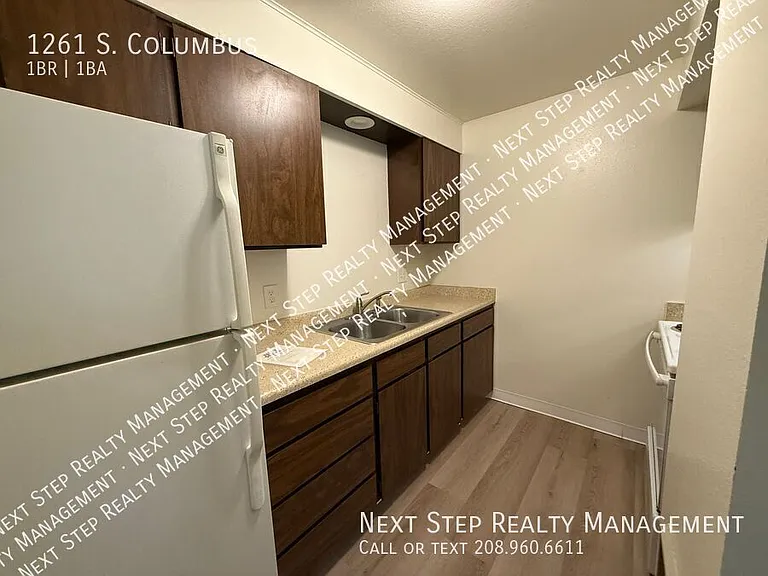 1261 S Columbus St — Photo 5