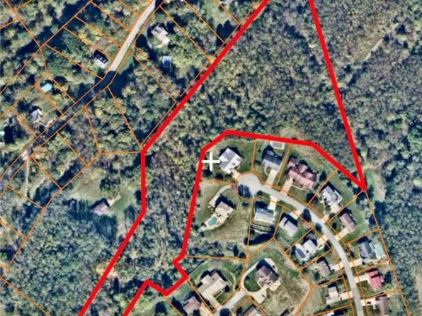 1 Starcrest Dr, Cecil, PA 15321