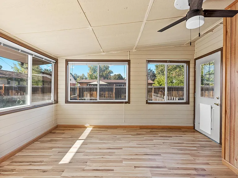 703 S Phillippi St #3 — Photo 9