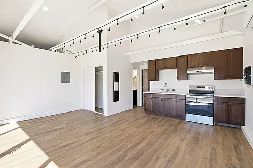 4224 Governor Dr Photo 1