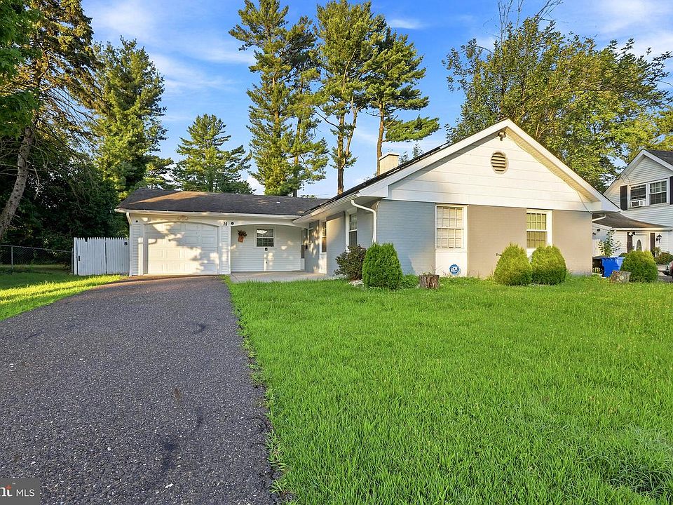 1st image of 26 Bayberry Ln