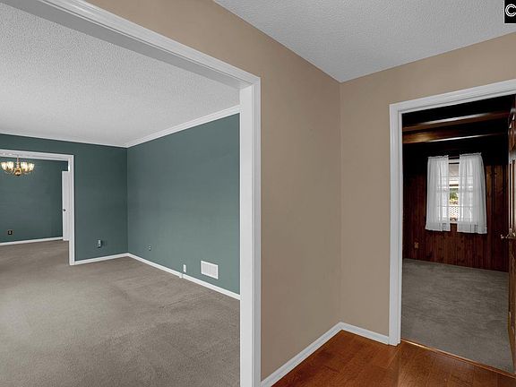 5th image of 9732 Highgate Rd
