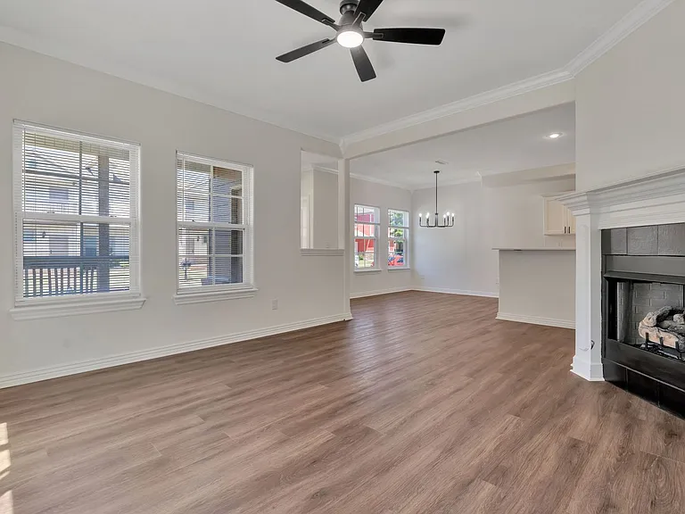 732 N Wordsworth Ln — Photo 7