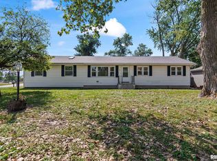 2 Royal Dr, Sherman, IL 62684