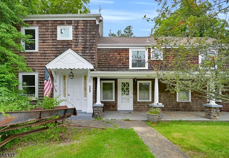 425 Powerville Rd — Photo 2