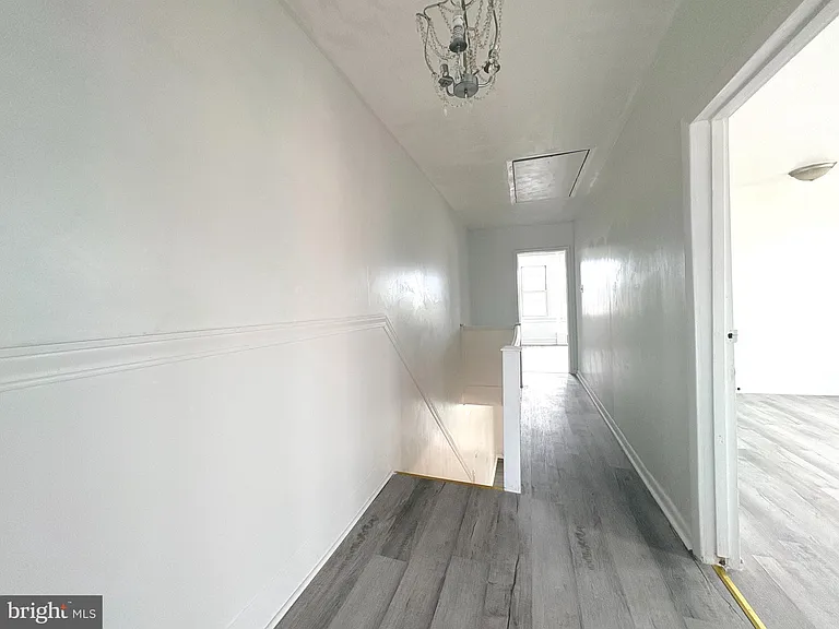 2241 Knorr St — Photo 16