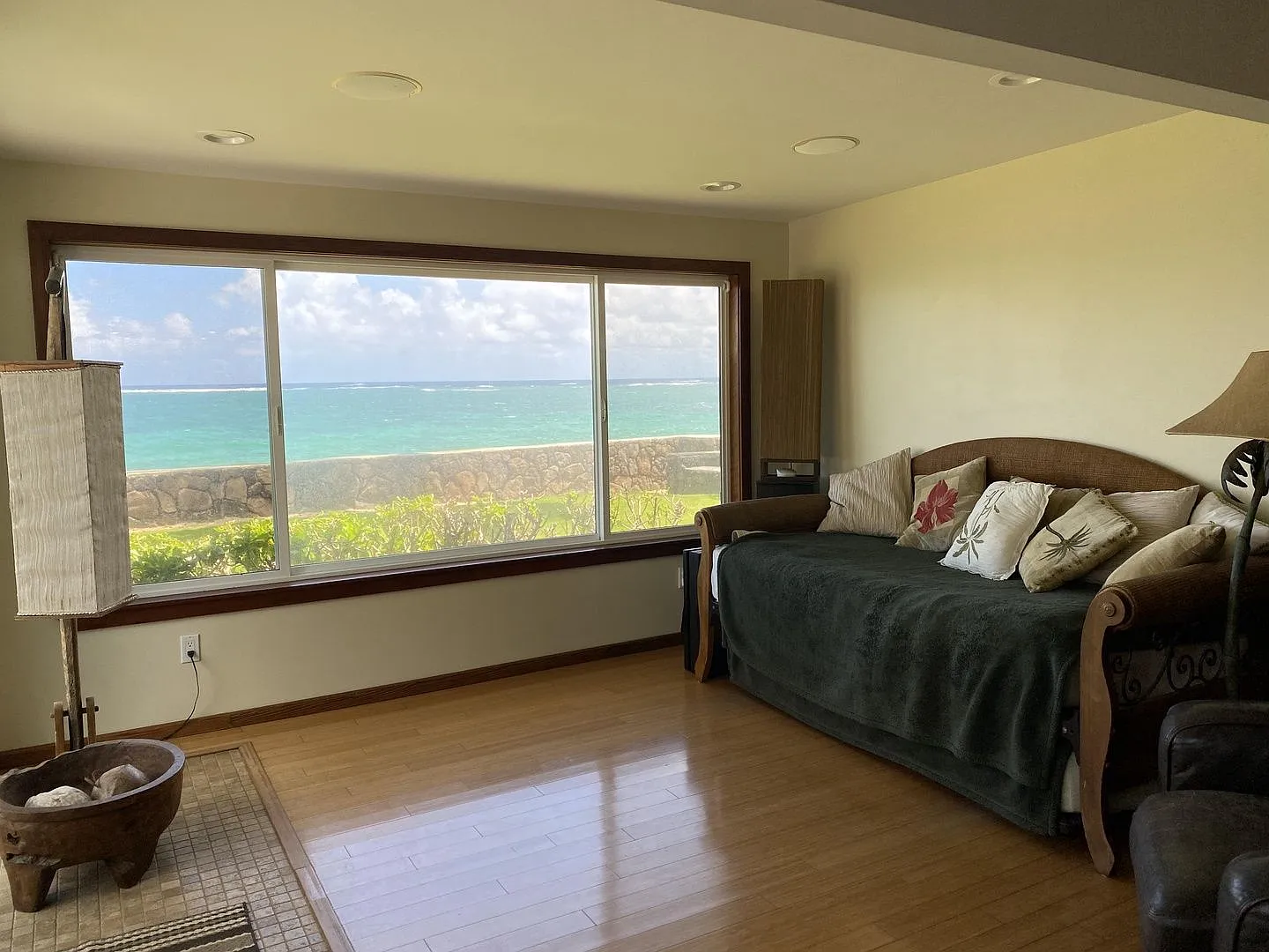Oceanfront Home on Oahu's North Shore with Spa. Hale Oka Nunu — Photo 4