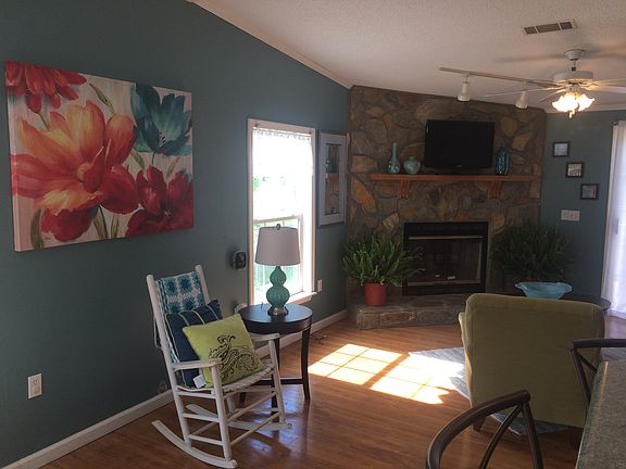 3rd image of 85 Harbor Landing Dr