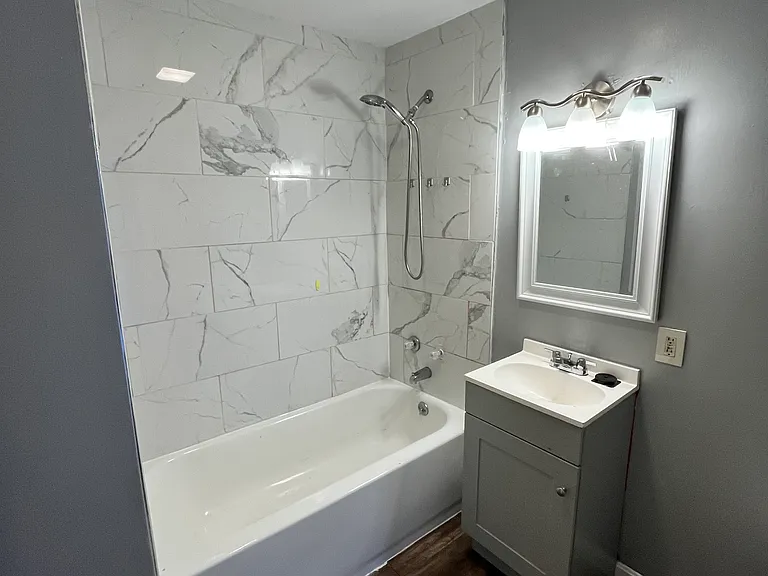 414 W Court St #2 — Photo 8