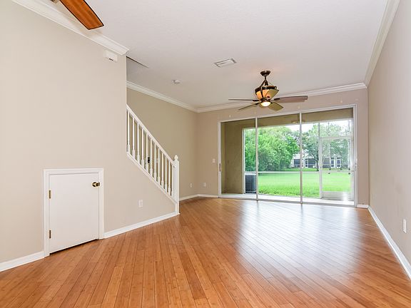 3rd image of 11237 Windsor Place Cir