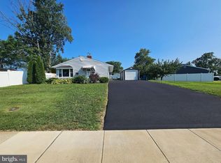72 Basswood Rd, Levittown, PA 19057