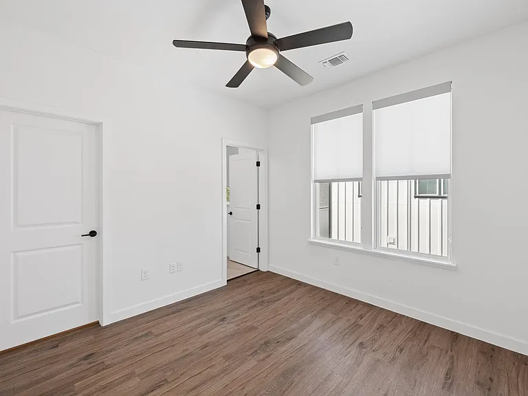 3809 Valley View Rd #10 — Photo 9