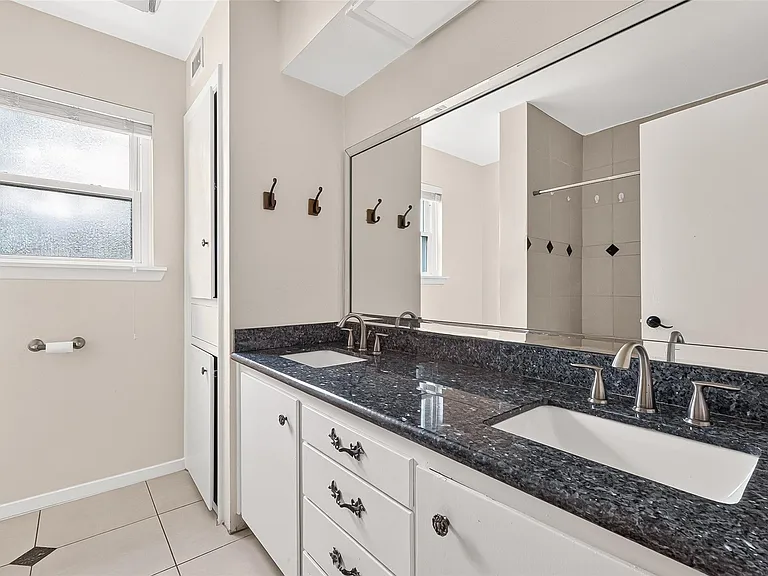 4002 Mischire Dr — Photo 31