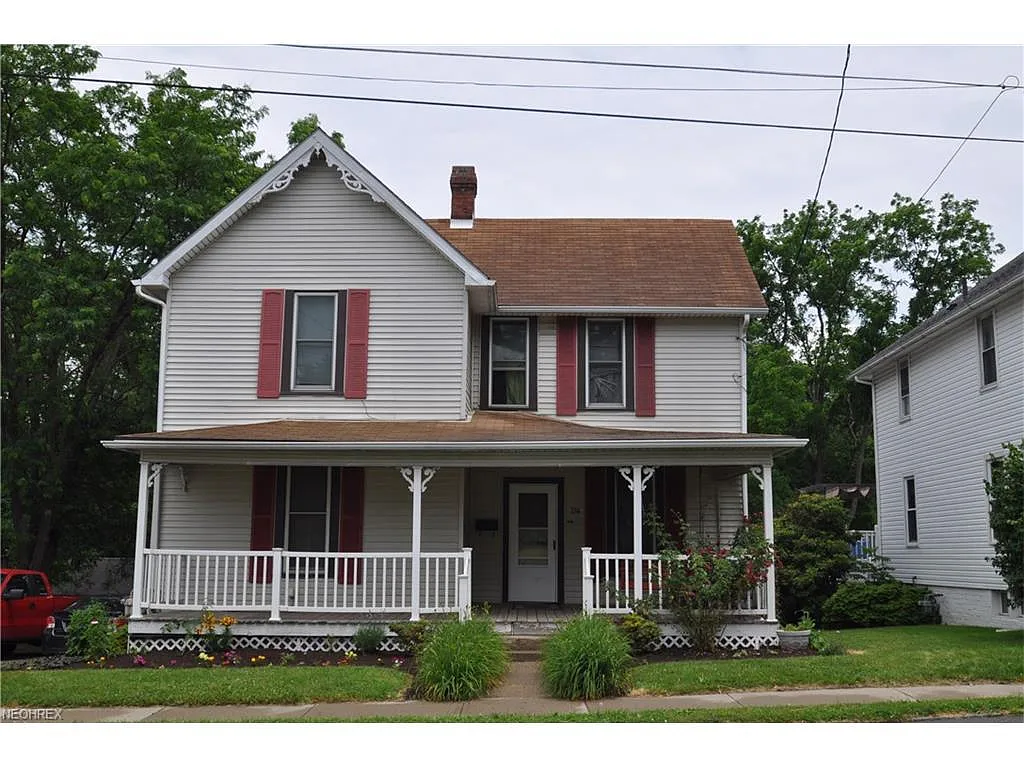 734 N Lisbon St photo 1