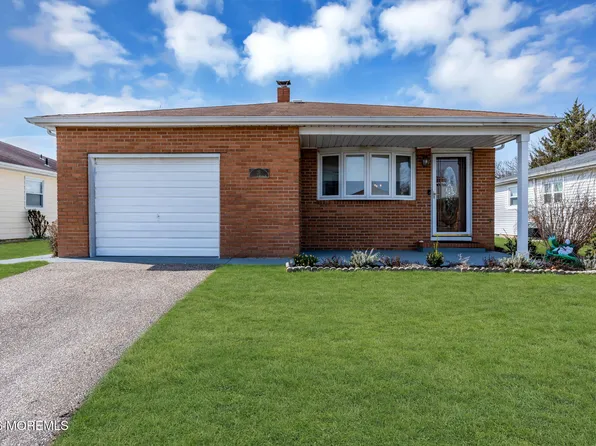 25 Spanish Wells Street, Toms River, NJ 08757
