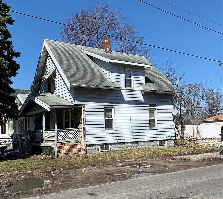 1327 Liberty St photo 1