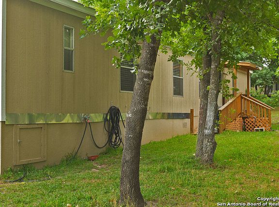 5th image of 2215 Hickory Way