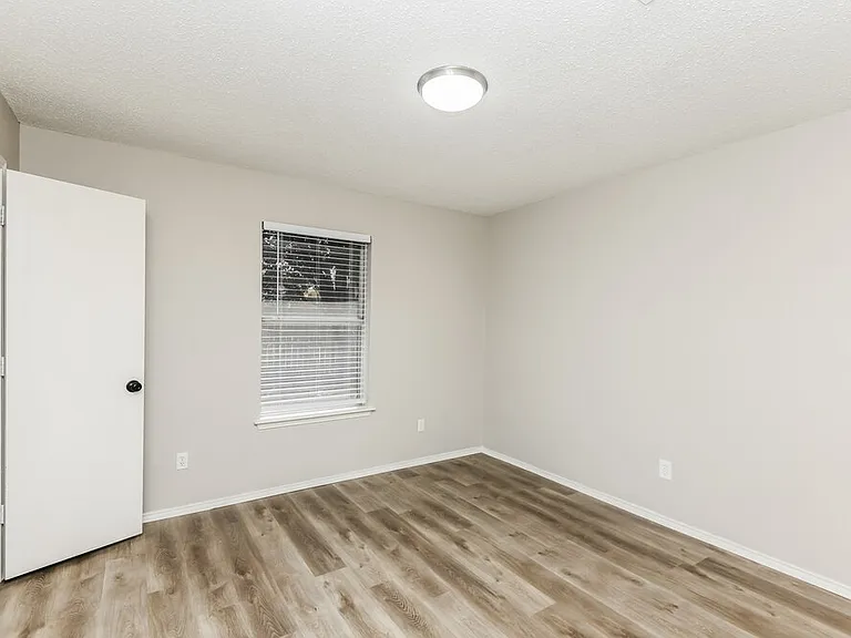 7007 Rovato Dr — Photo 14
