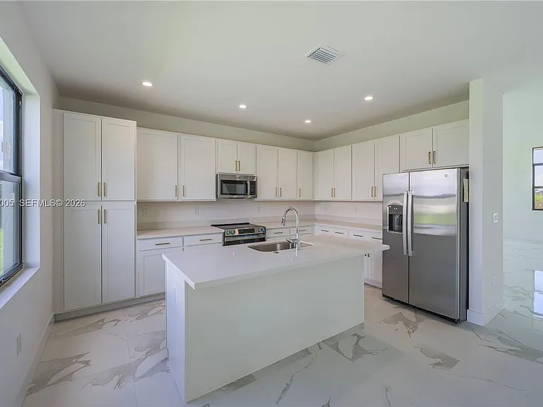 32242 SW 194th Ave — Photo 2