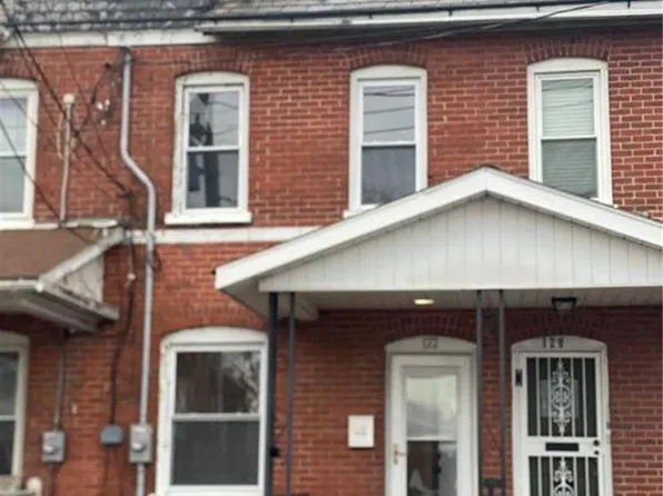 122 S Spruce St, Nazareth, PA 18064