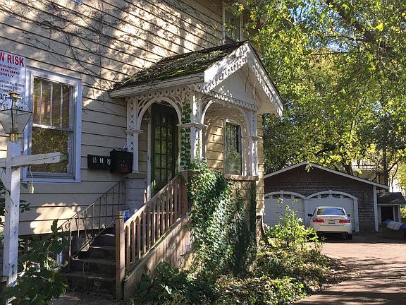 Front Door/Side