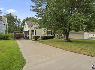 1005 SW Wayne Ave, Topeka, KS 66604