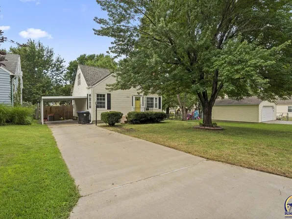 1005 SW Wayne Ave, Topeka, KS 66604