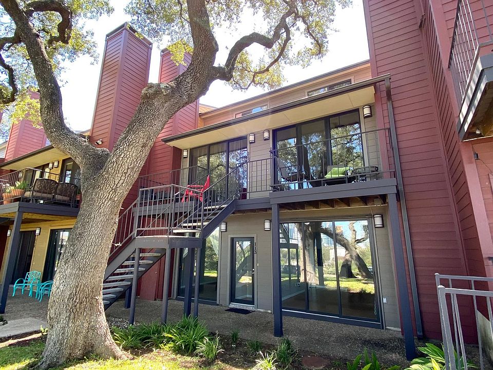 Ground floor unit with large patio space