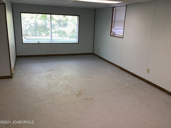 2nd image of 417 Crest Dr