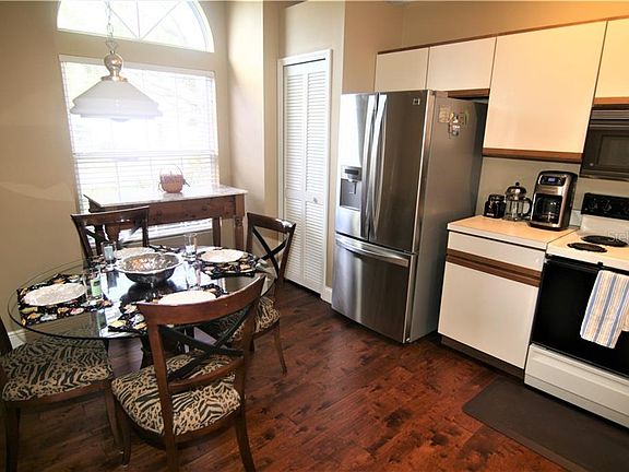 5th image of 4385 Weeping Willow Cir
