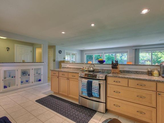 5th image of 10614 Sherwood Dr SW