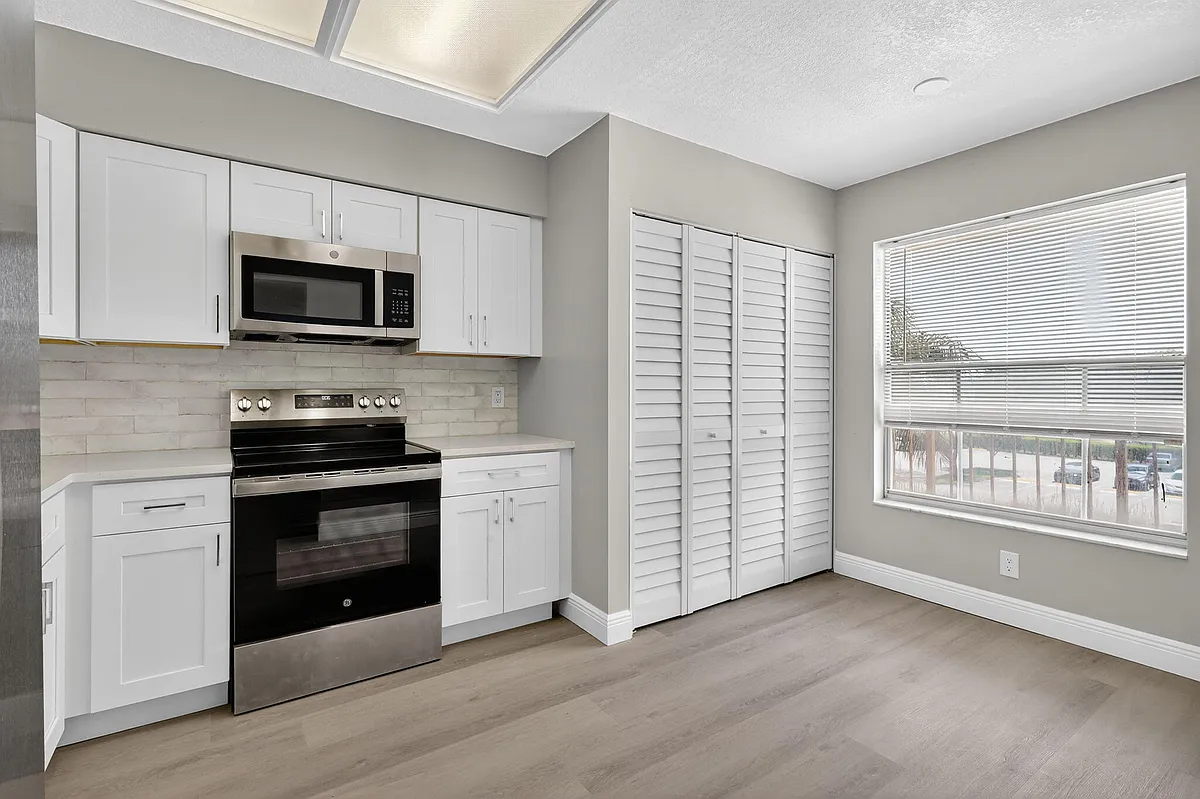Building Photo - 14527 Bonaire Blvd #309