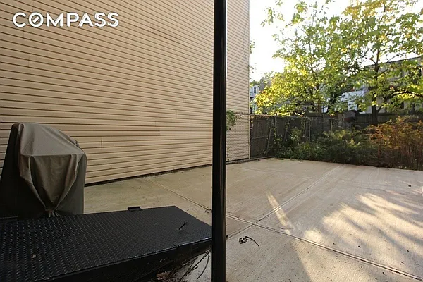 Rented by Compass | media 18