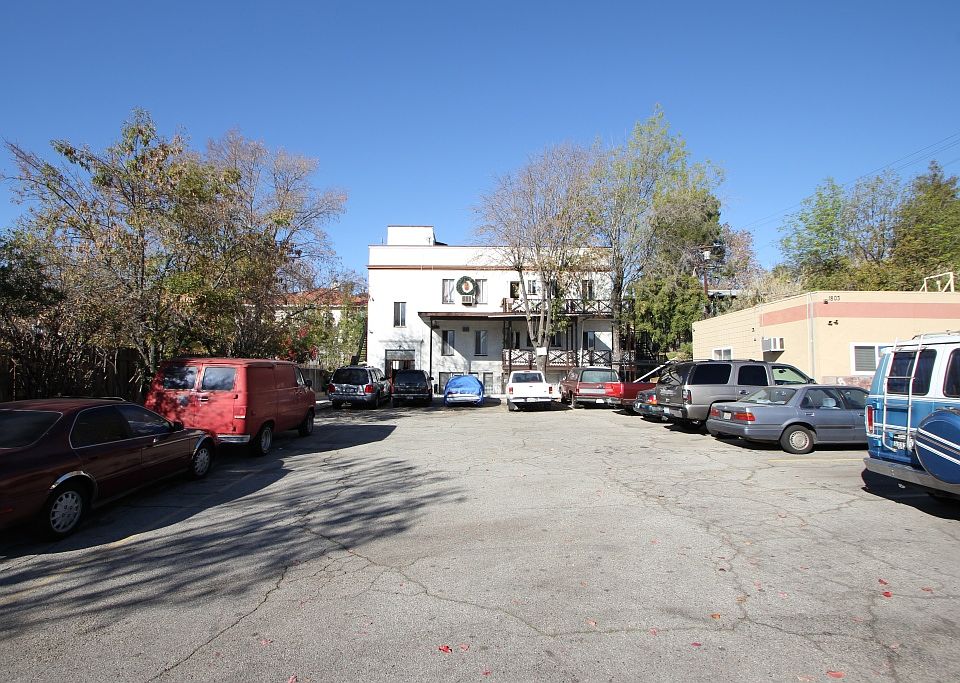 2nd image of 1823 Colorado Blvd