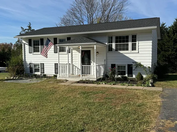 701 Payton Dr, Fredericksburg, VA 22405