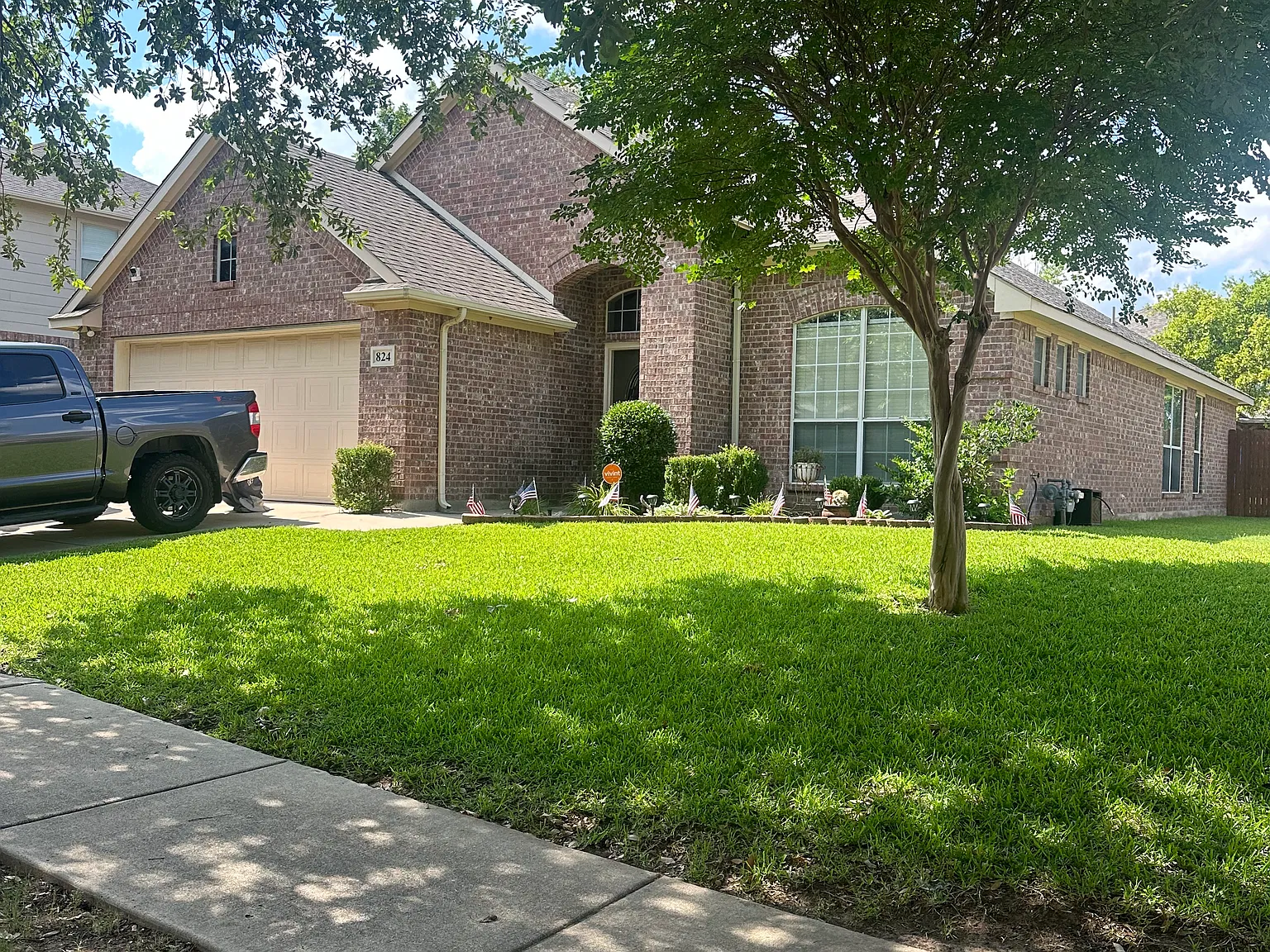 3 bed, 1830 sqft, $2,300 — Photo 2