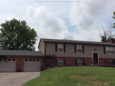 211 Shady Ridge Rd, Sissonville, WV, 25320