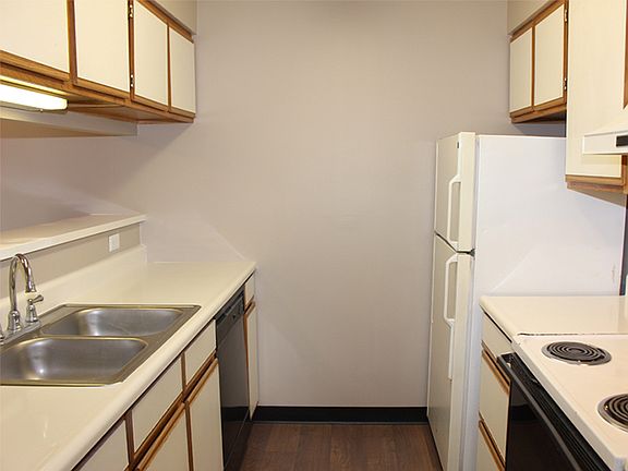 5th image of 4020 Hanna Village Dr #12739305