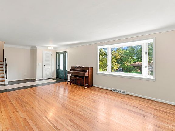 2nd image of 2510 Meadowmar Ln