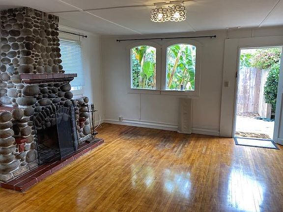 5th image of 344 1/2 Bonair St