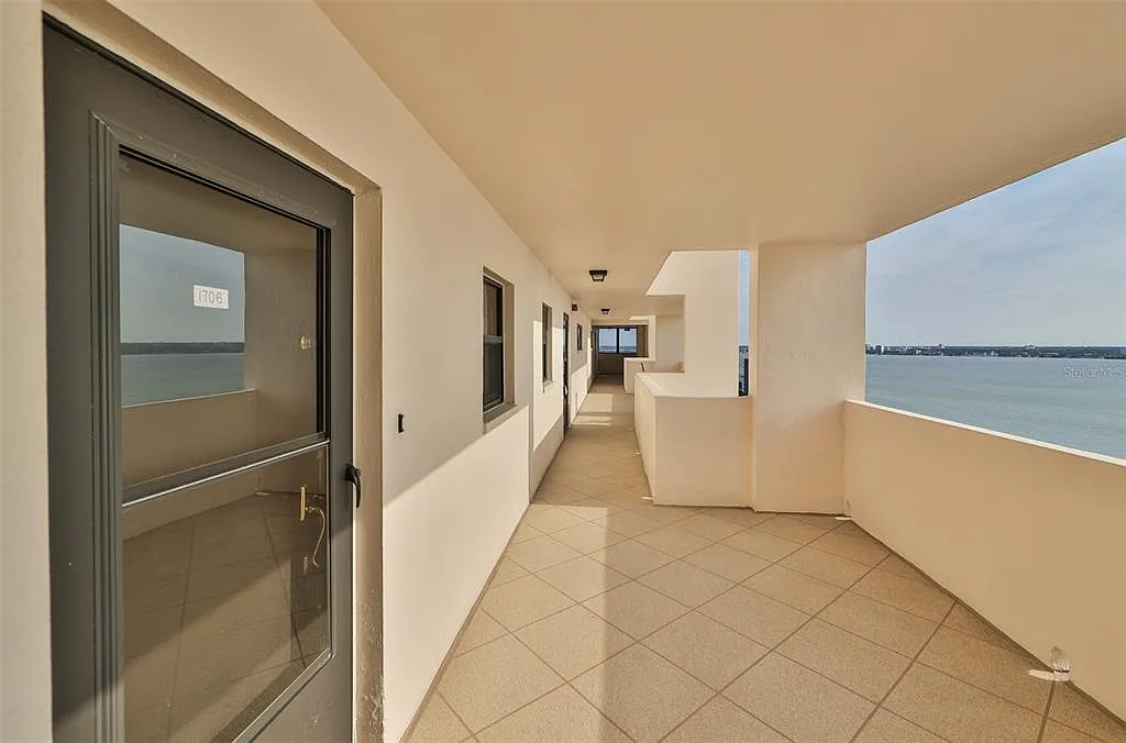 2 bed, 2.0 bath, 1094 sqft, $3,275 — Photo 3